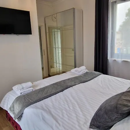 Βίλα Luxury Aramis With Jacuzzi In Malinska