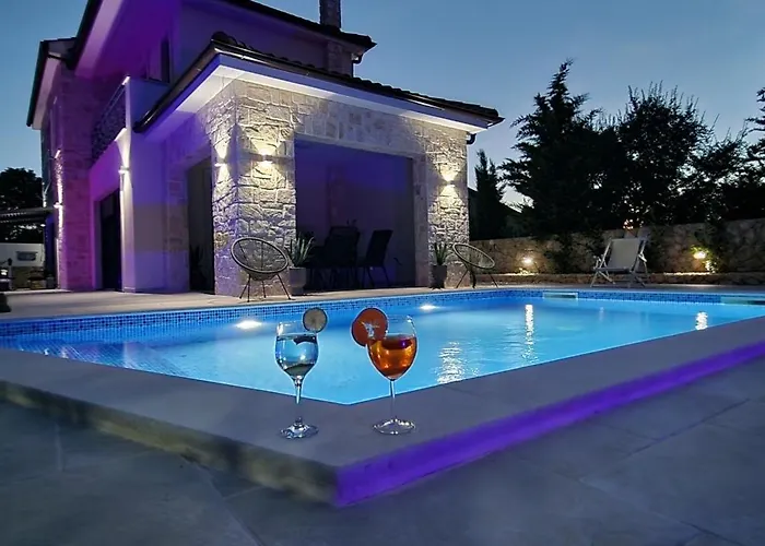 Villa Luxury Aramis With Jacuzzi In Malinska Sveti Ivan (Krk)