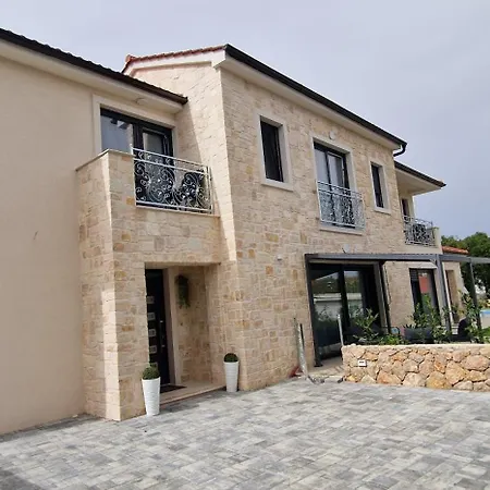 Luxury Aramis With Jacuzzi In Malinska 别墅 *