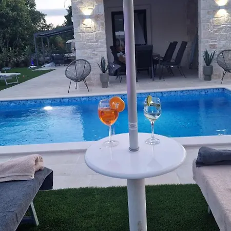 Luxury Aramis With Jacuzzi In Malinska Sveti Ivan (Krk)