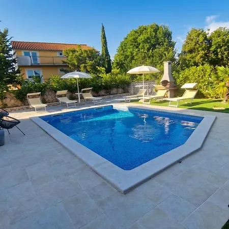 Villa Luxury Aramis With Jacuzzi In Malinska Sveti Ivan (Krk)