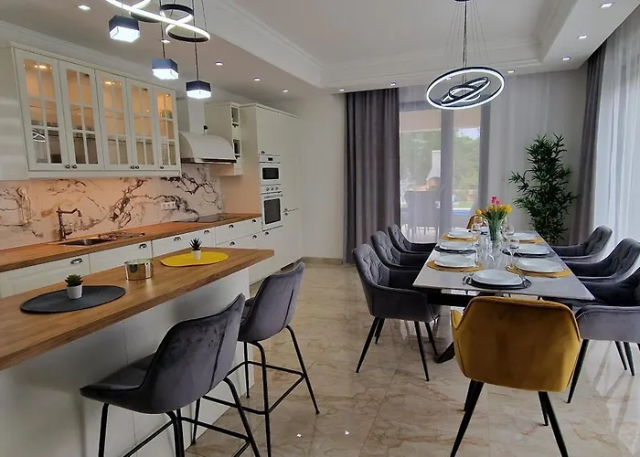 Villa Luxury Aramis With Jacuzzi In Malinska