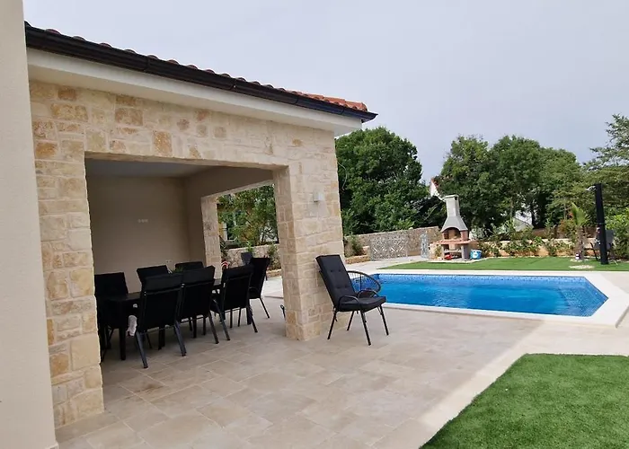 Luxury Aramis With Jacuzzi In Malinska Sveti Ivan (Krk)