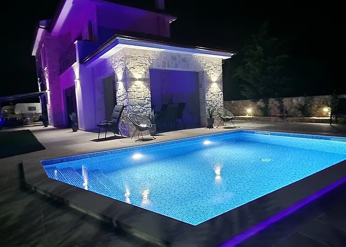 Villa Luxury Aramis With Jacuzzi In Malinska Sveti Ivan (Krk)