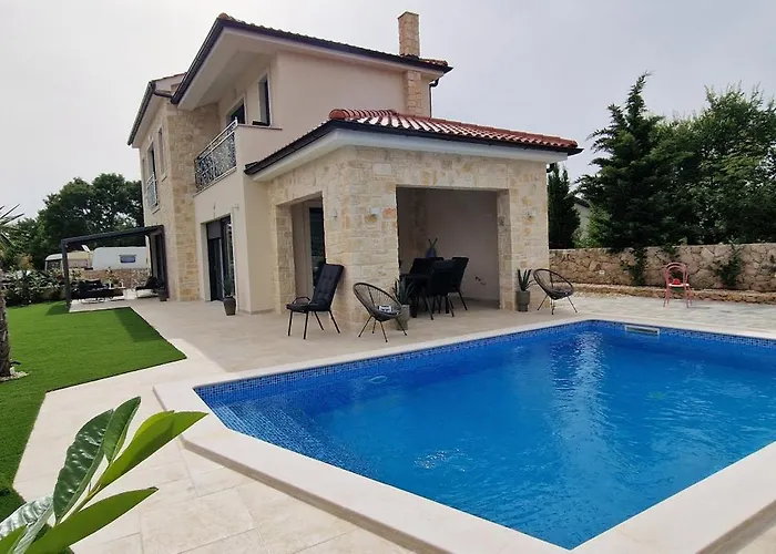 Luxury Aramis With Jacuzzi In Malinska Villa *