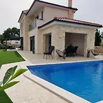 Luxury Aramis With Jacuzzi In Malinska Sveti Ivan (Krk)