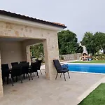 Luxury Aramis With Jacuzzi In Malinska Sveti Ivan (Krk)