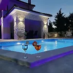 Villa Luxury Aramis With Jacuzzi In Malinska Sveti Ivan (Krk)