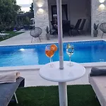 Luxury Aramis With Jacuzzi In Malinska Sveti Ivan (Krk)