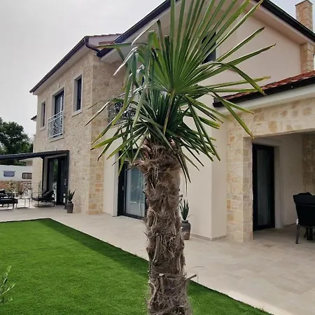 Luxury Aramis Villa *