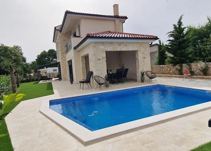 Vilă Luxury Aramis With Jacuzzi In Malinska